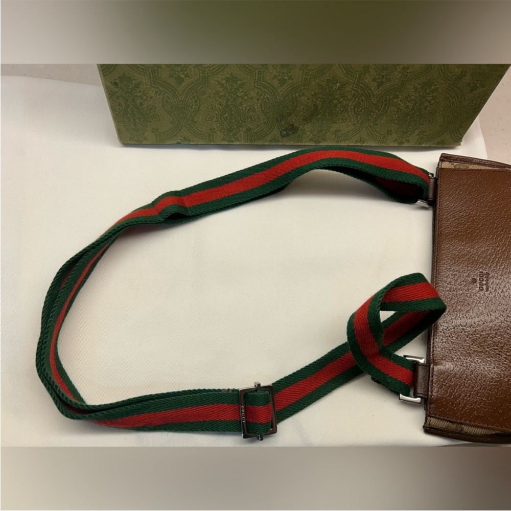 Gucci Crossbody Bag - Picture 7 of 16